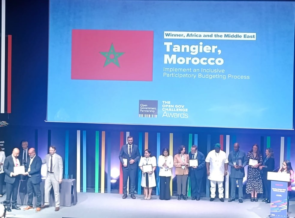 تتويج جماعة طنجة بجائزة الحكومة المنفتحة عن جهة إفريقيا والشرق الأوسط خلال القمة التاسعة لمبادرة الشراكة من أجل الحكومة المنفتحة